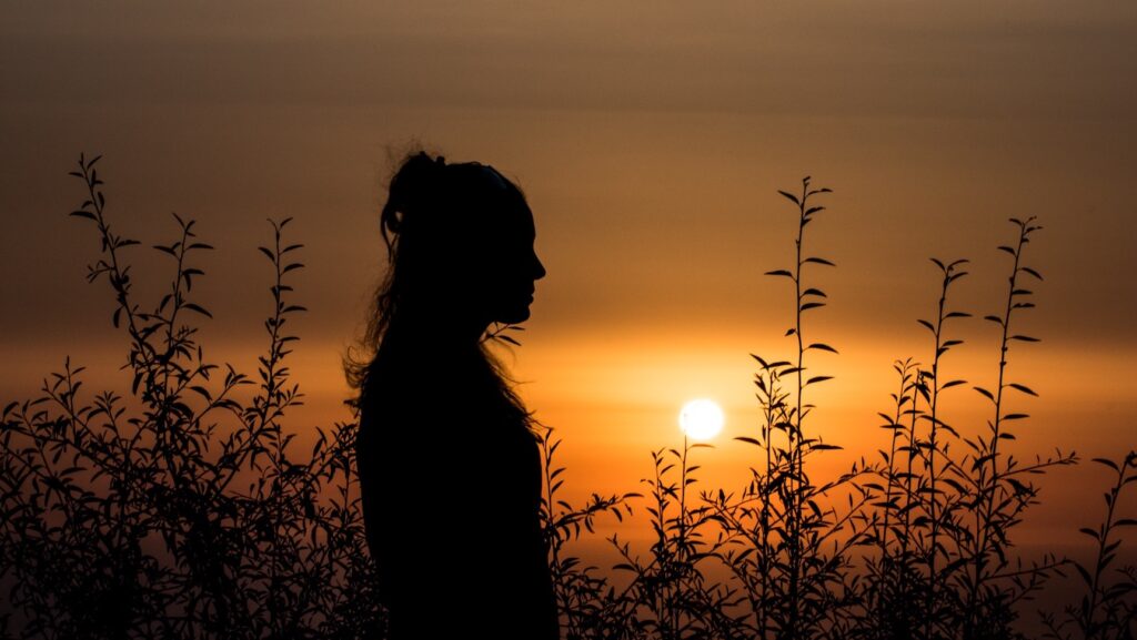 Starting Over After a Life Change: You Don’t Need to Recognise Yourself Yet. Mahina Perrot